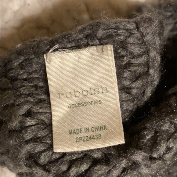 Button up  Scarf - Picture 2 of 5